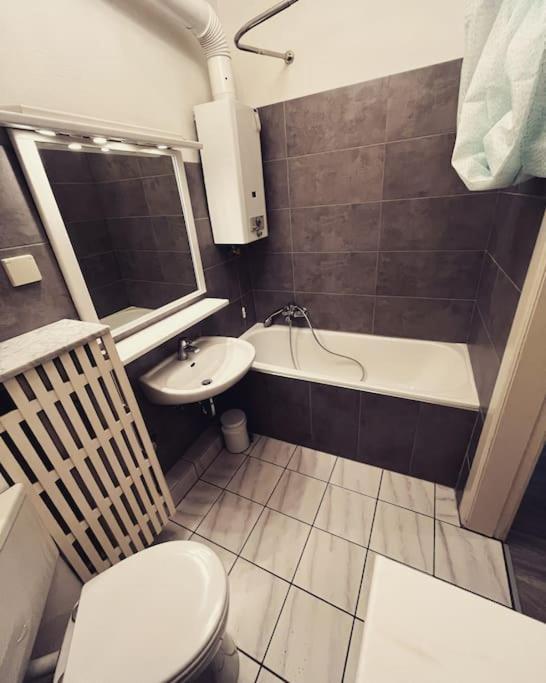 Wunderschoene 3-Zimmer Wohnung Fuer 6 Personen BRE Extérieur photo